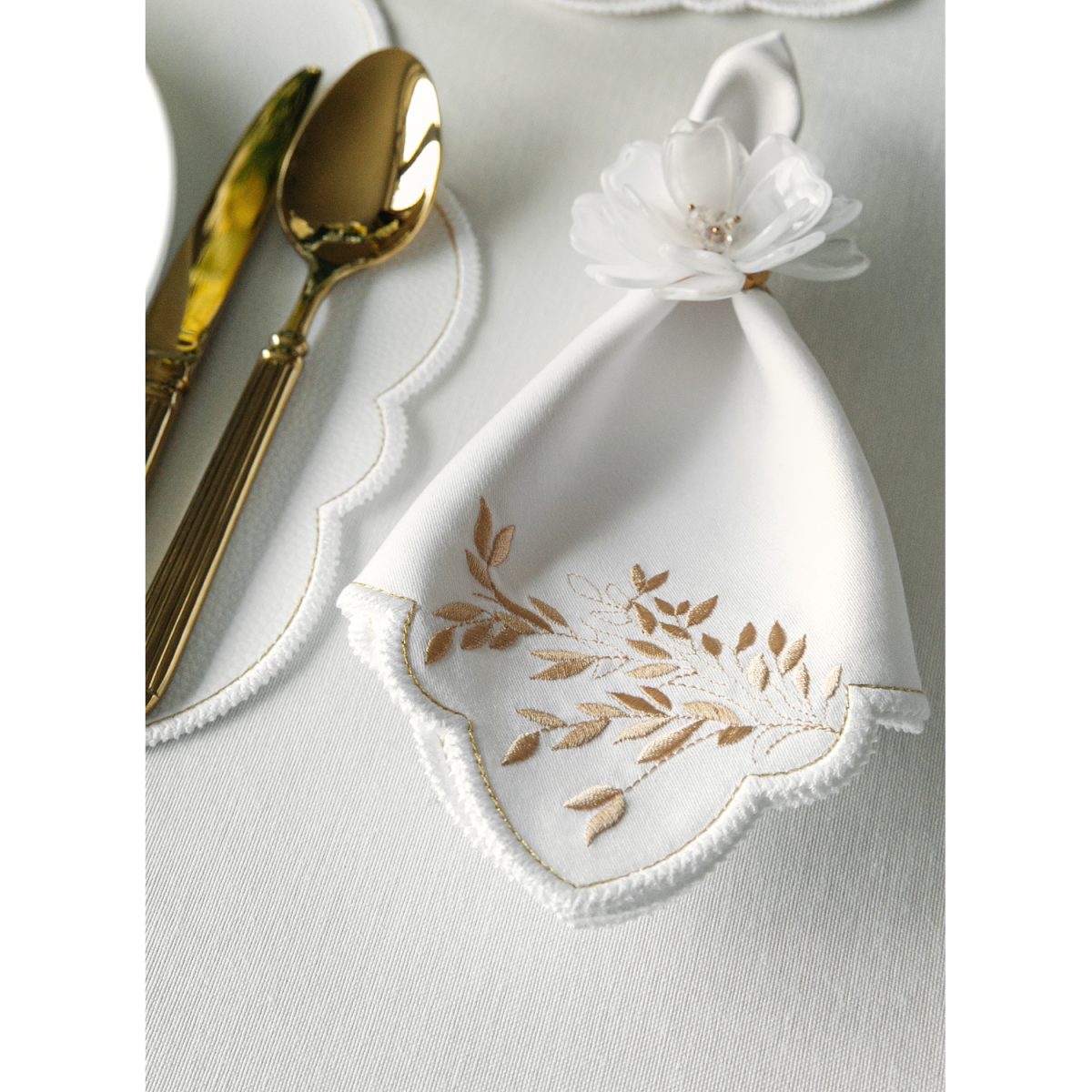 Jardin Majorelle Napkin - White x Gold